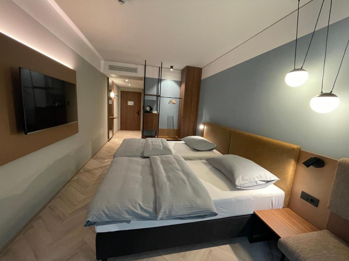 Stadthotel Neumarkt Mitte Hotel *